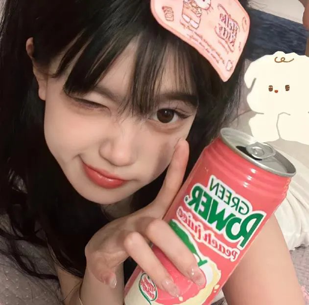 芒果和红色轮椅